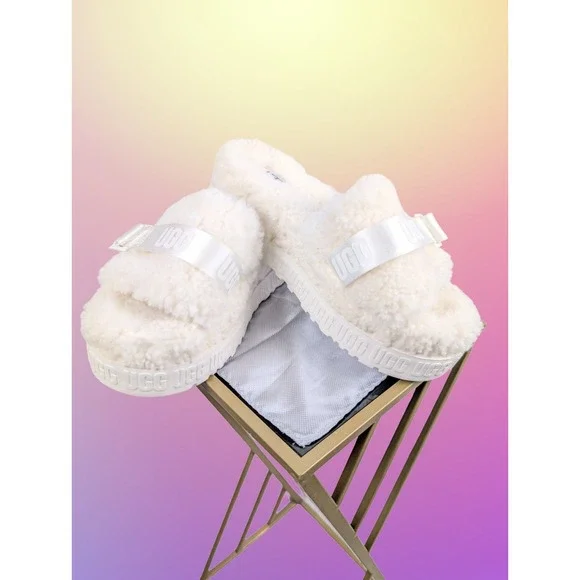 UGG Fluffita Slippers - Women's -White- Size 10 - Picture 1 of 13